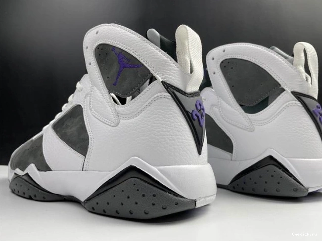 One Kick (2021) Flint CU9307-100 Retro 7 Jordan 0728